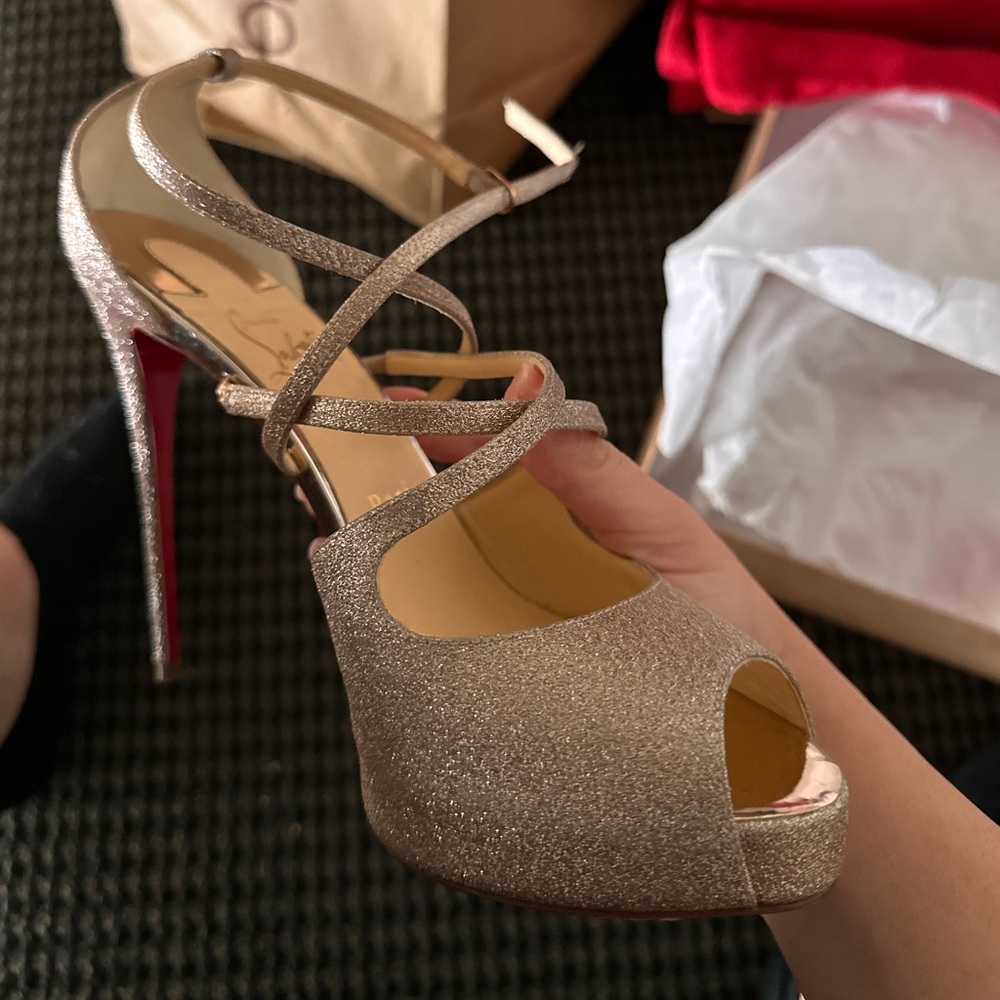 Christian Louboutin HOLLY ALTA 120 GLITTER pumps!